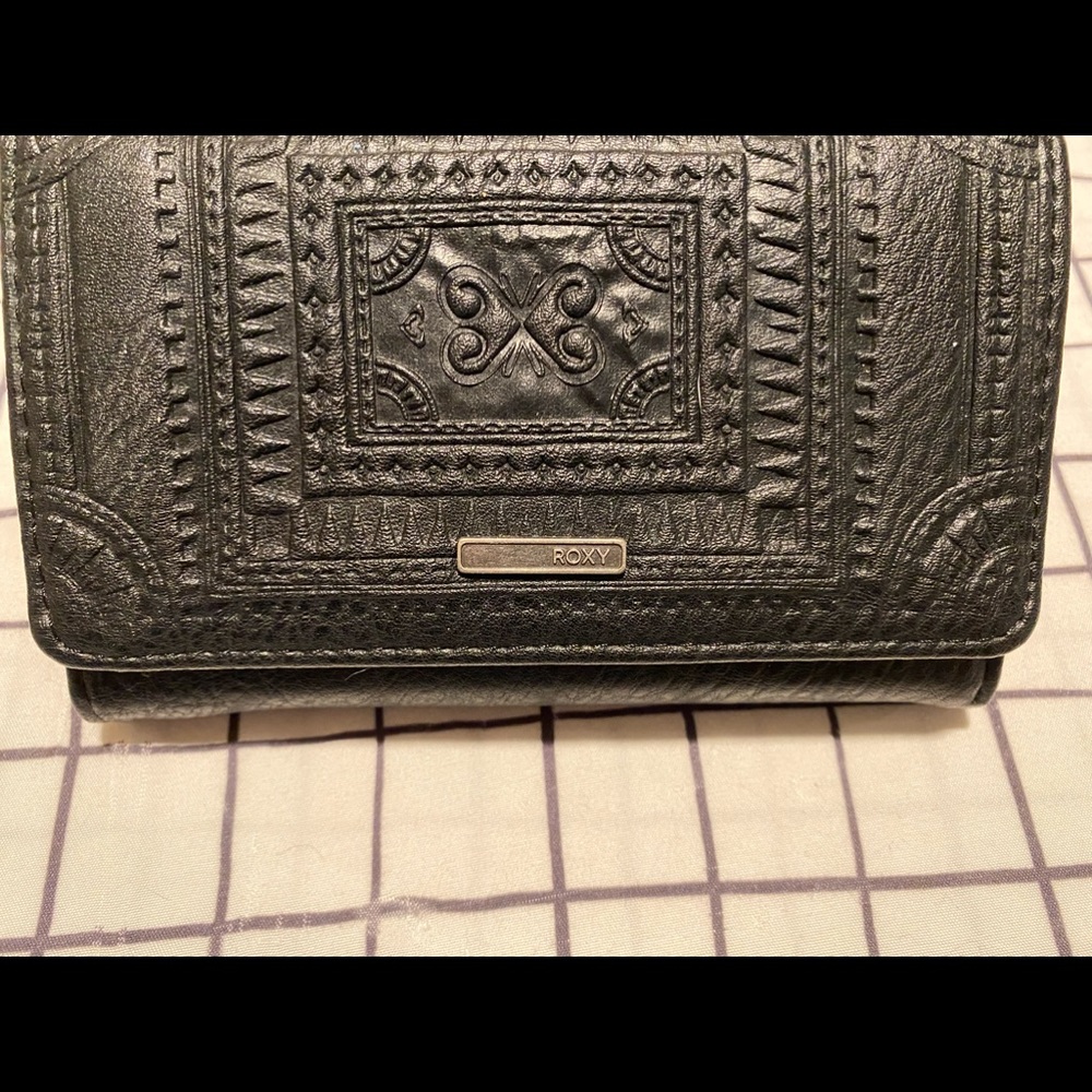 Roxy women’s medium black wallet.